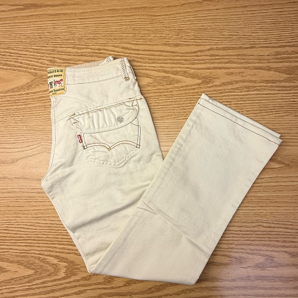Levi's Women's Straight Leg Beige Jeans
